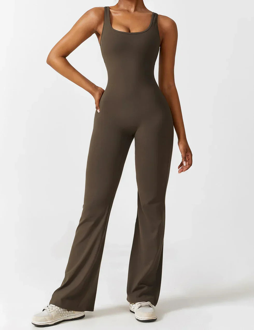 Curvansa - Flare V-rygg Jumpsuit