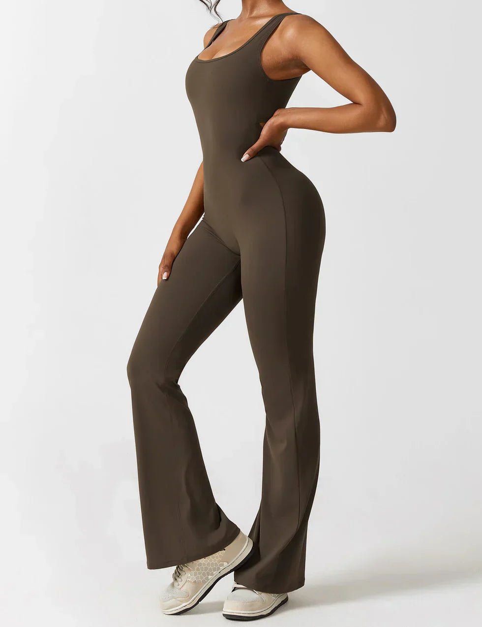 Curvansa - Flare V-rygg Jumpsuit