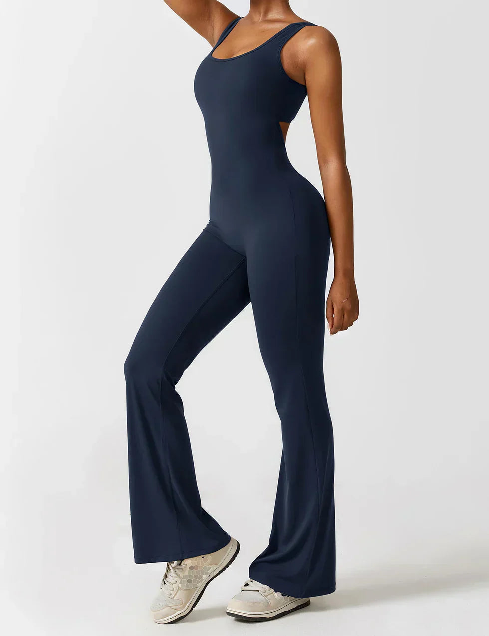 Curvansa - Flare V-rygg Jumpsuit