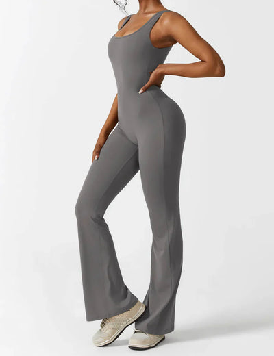 Curvansa - Flare V-rygg Jumpsuit